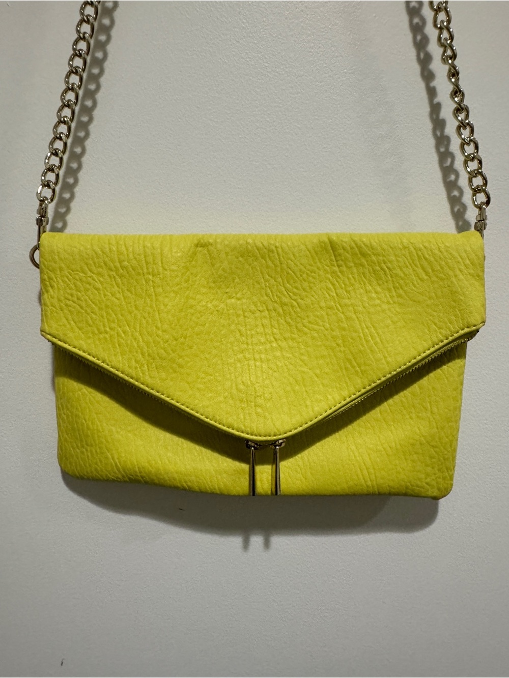 Express Yellow Women's Chain Strap Envelope Crossbody Bag - Magnetic Closure